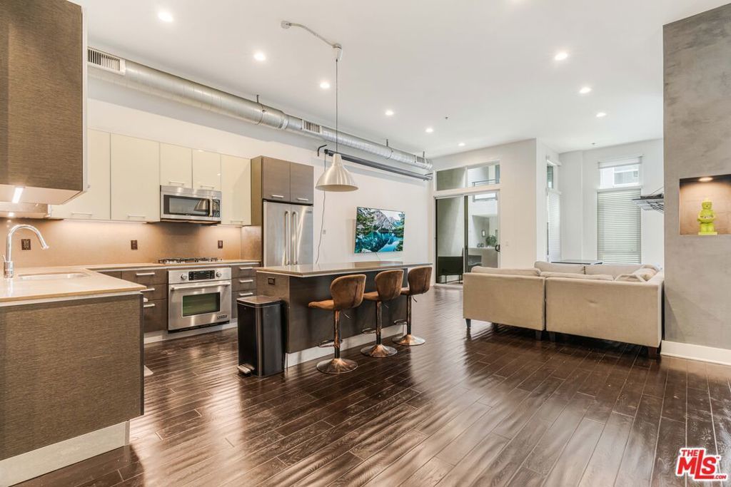 13320 Beach Avenue # 207, Los Angeles