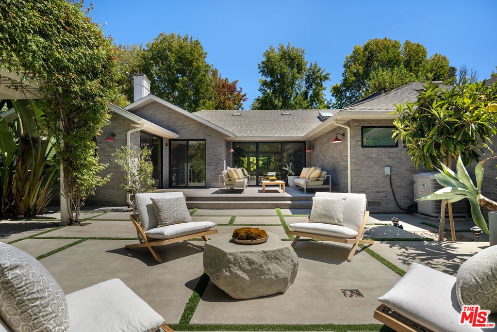 521 Loring Avenue, Los Angeles