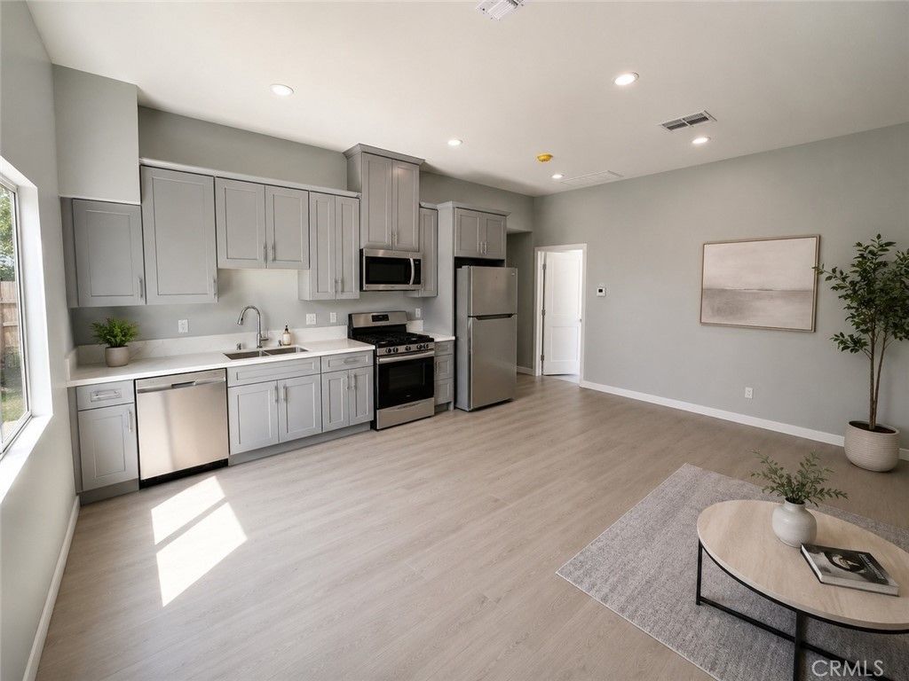 16661 Nordhoff Street, North Hills
