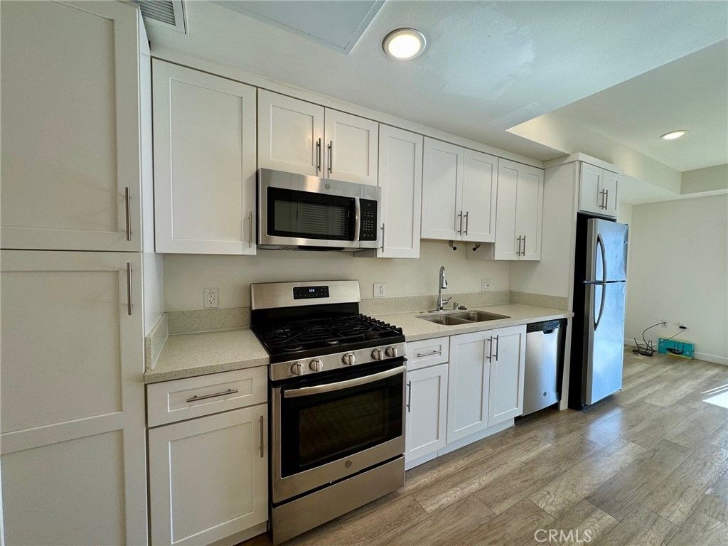 1025 S Berendo Street # 207, Los Angeles