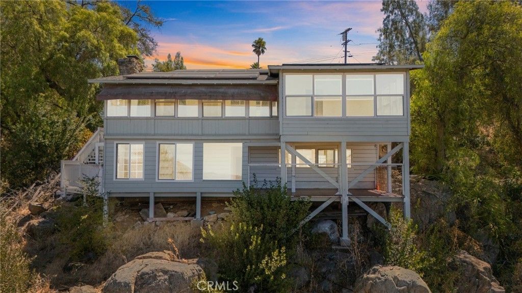 12833 Castle Court Drive, Lakeside