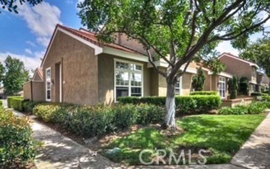 63 Dartmouth, Irvine