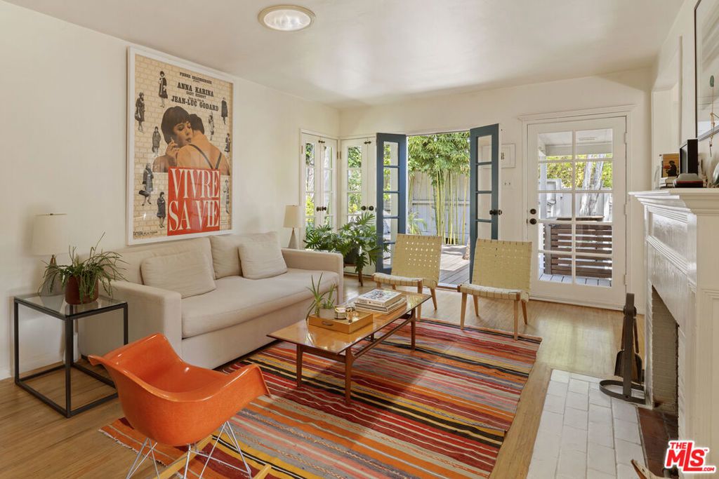 8534 Walnut Drive, Los Angeles