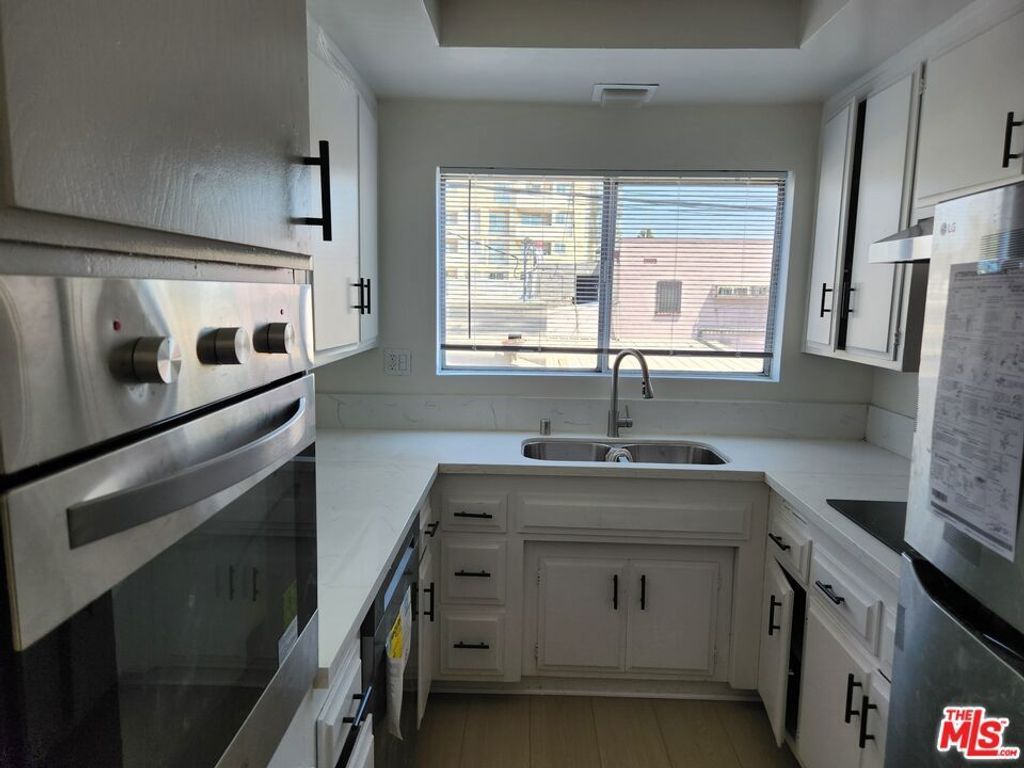8531 Alcott Street # 203, Los Angeles
