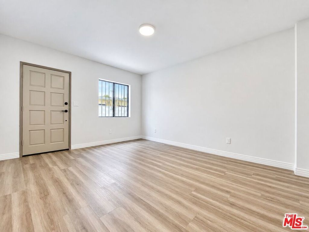 1240 S Bronson Avenue # 3, Los Angeles