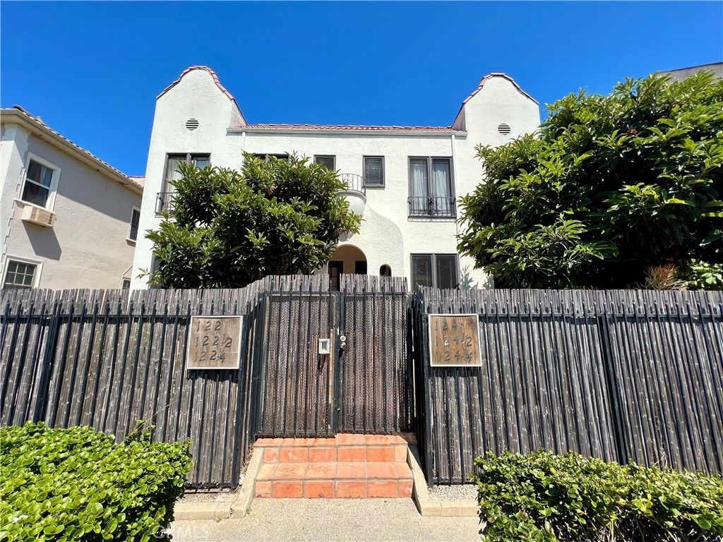 124 1/4 S Westmoreland Ave, Los Angeles