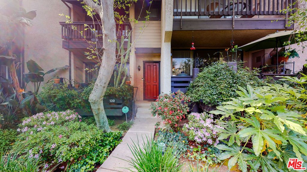 21821 Burbank Boulevard # 139, Woodland Hills
