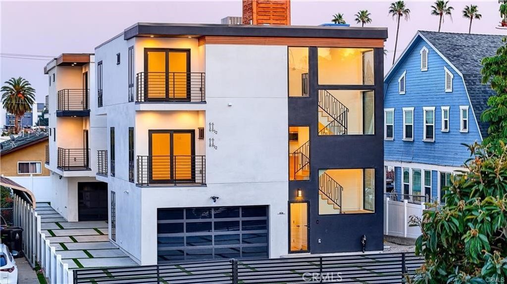 618 N Mariposa Ave Avenue, Los Angeles
