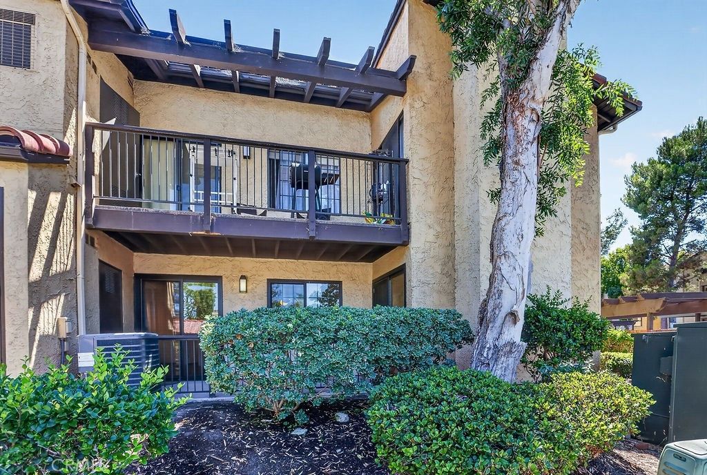 25661 Indian Hill # F, Laguna Hills
