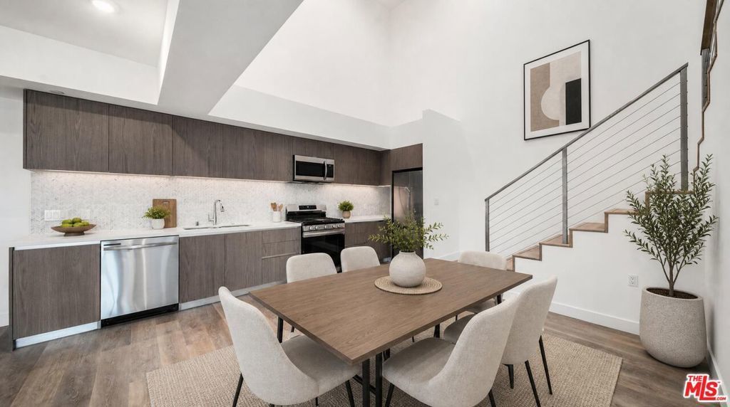 5153 Maplewood Avenue # 407, Los Angeles