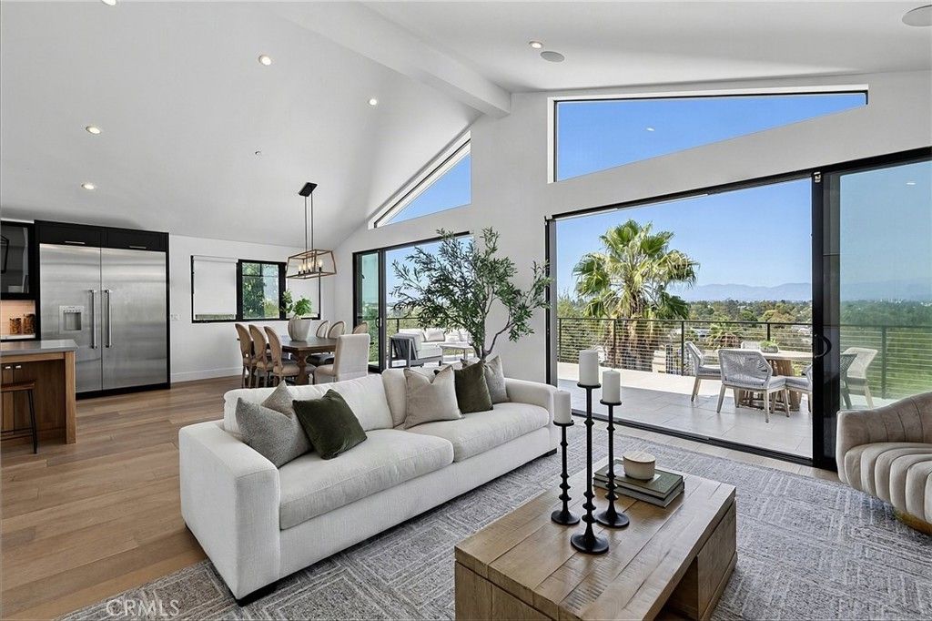 11553 Sunshine Terrace, Studio City