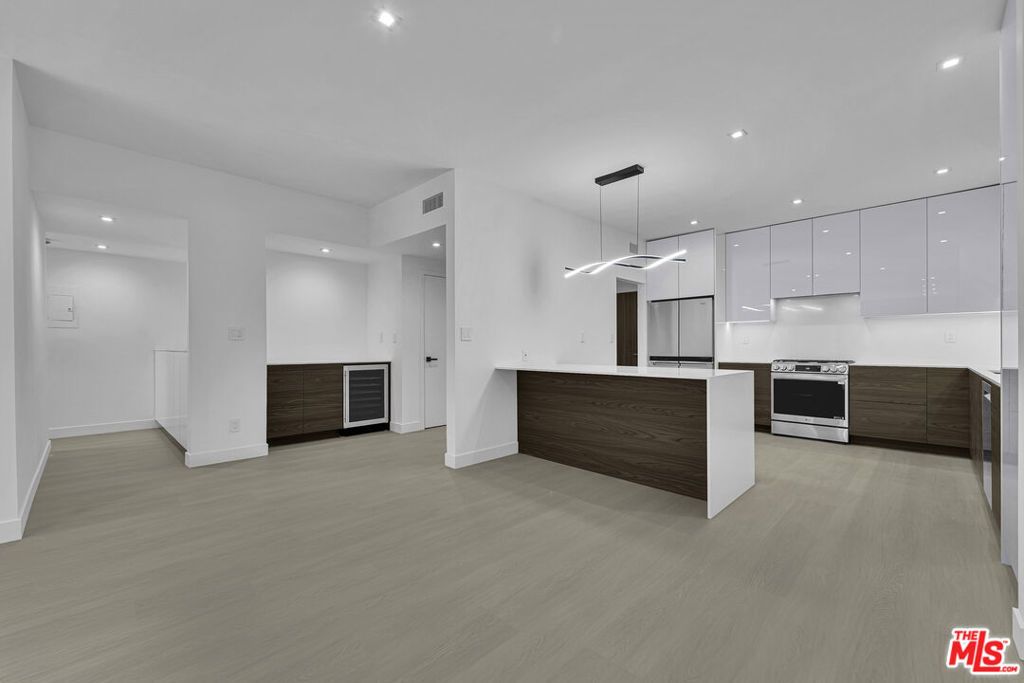 10630 Wilkins Avenue # 204, West Los Angeles