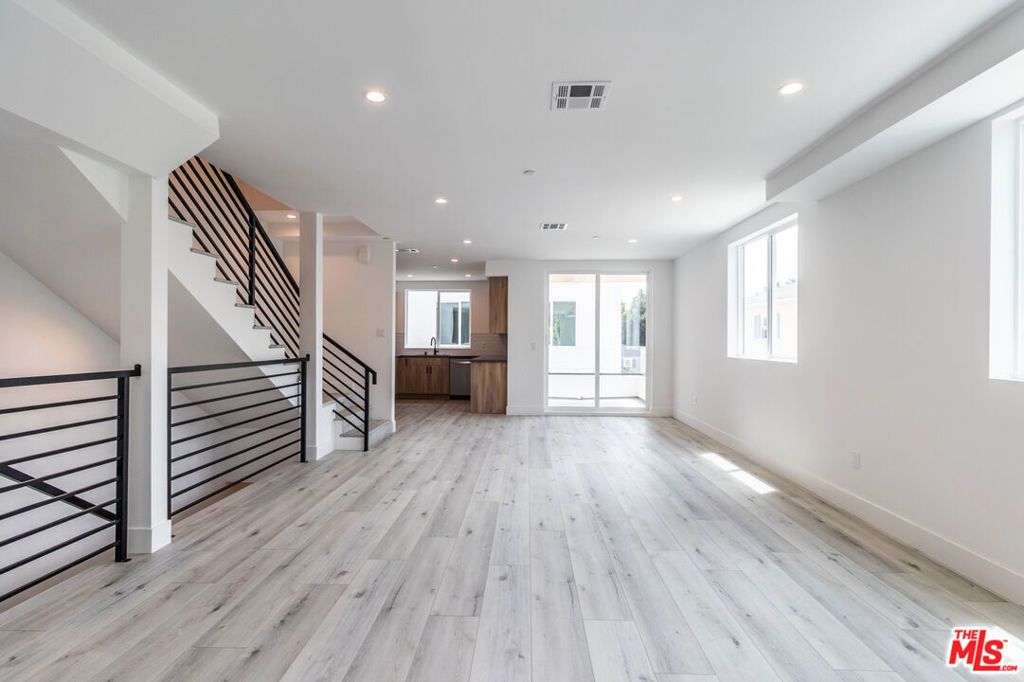 4293 Tujunga Avenue # 1/2, Studio City