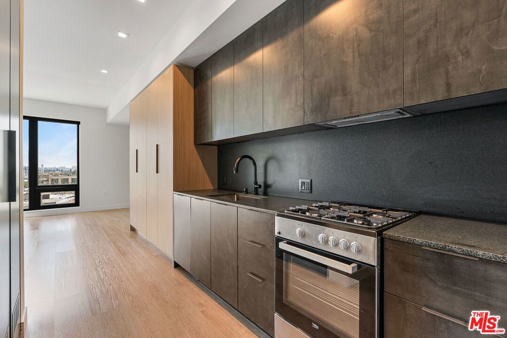 10700 Tabor Street # 404, Los Angeles
