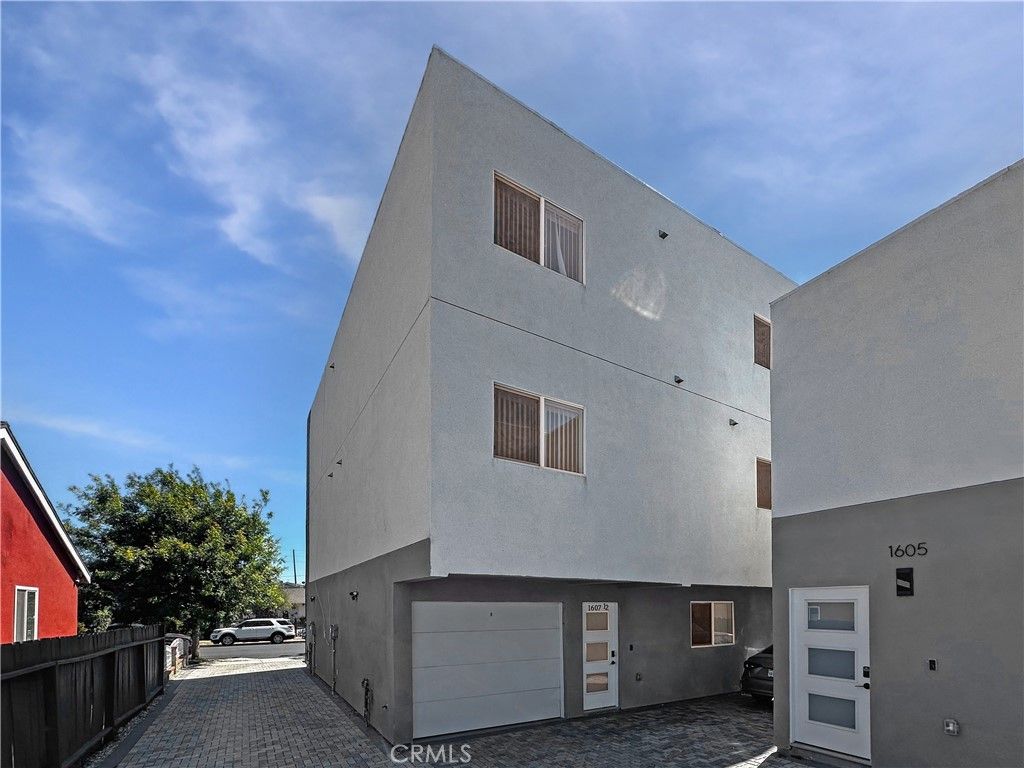 1607 1/2 207th Street, Torrance