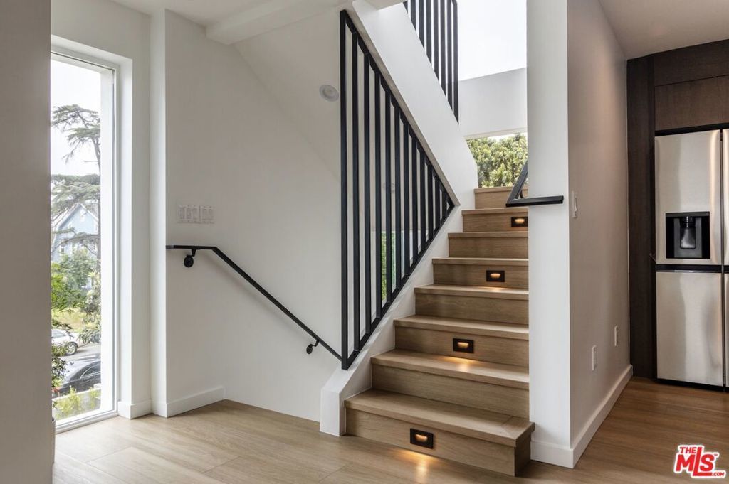 921 N Mariposa Avenue # 1/2, Los Angeles