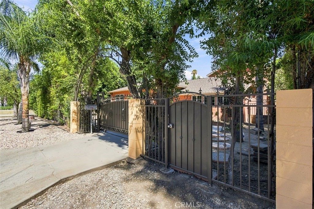 8320 Oakdale, Winnetka