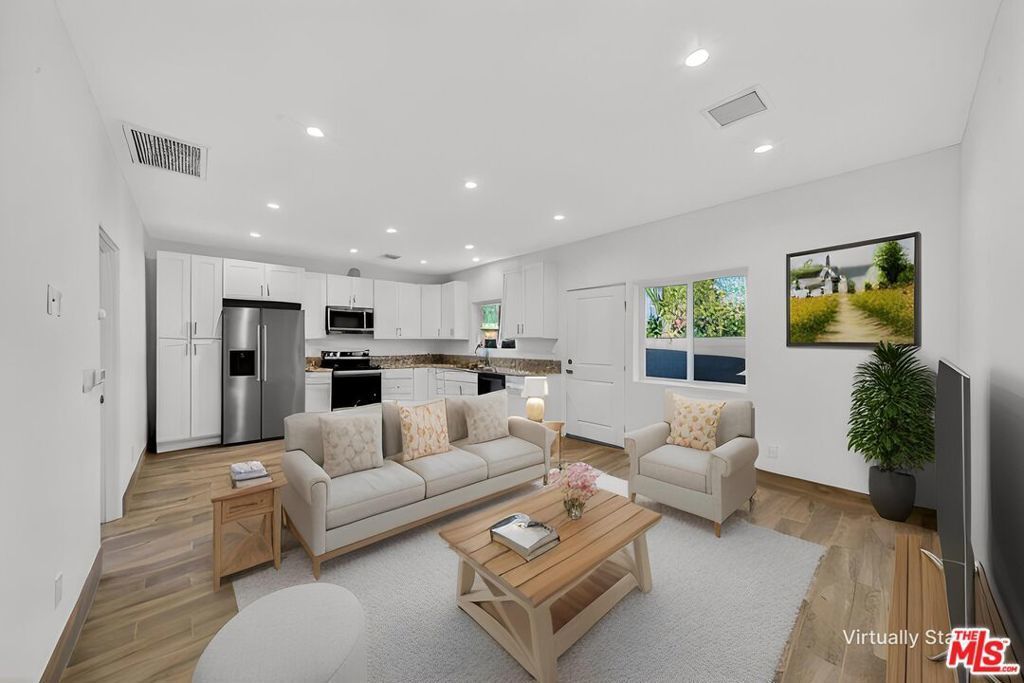 17625 Burbank Boulevard, Encino