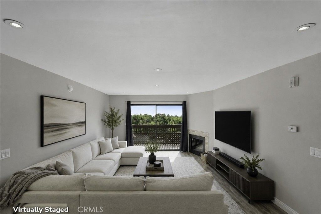22100 Burbank Boulevard # 333-d, Woodland Hills