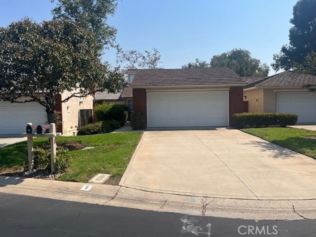 5 Cashew, Irvine