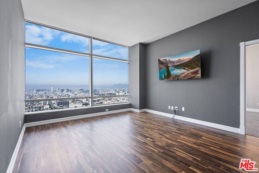 900 W Olympic Boulevard # 38f, Los Angeles