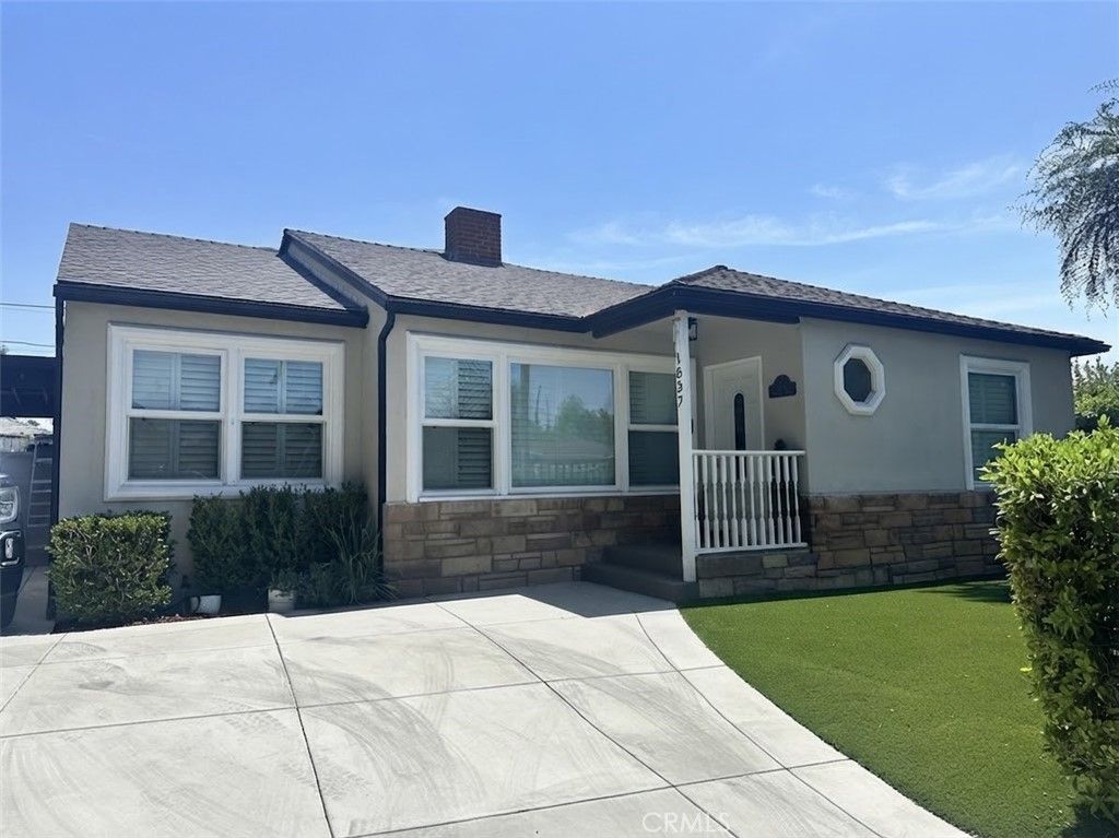 14542 Berg Street, Sylmar