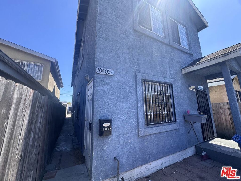 10406 Avalon Boulevard, Los Angeles