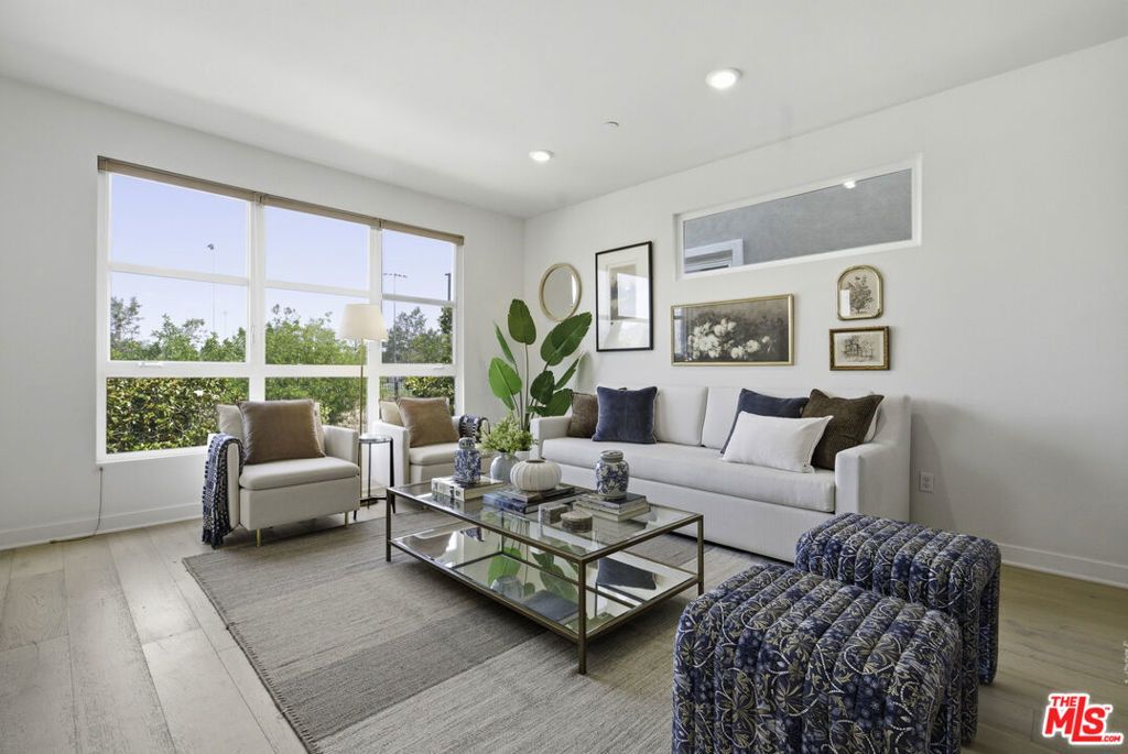 2700 E Chaucer Street # 23, Los Angeles