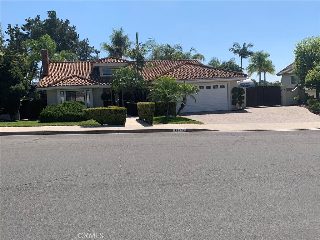 21942 Midcrest, Lake Forest