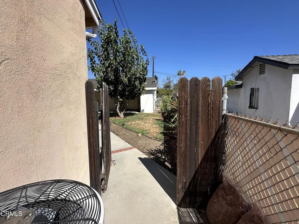 9710 Kester Avenue, Los Angeles