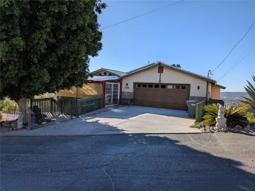 2362 Highview Lane, Spring Valley