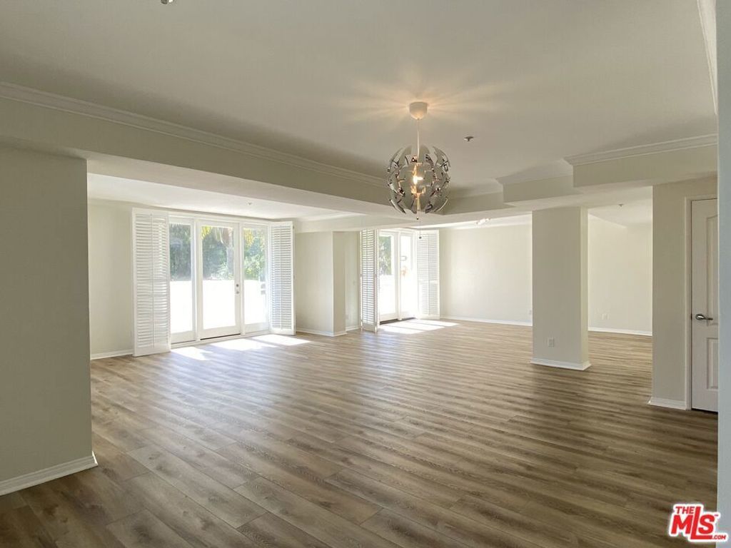 11099 Ophir Drive # 305, Los Angeles