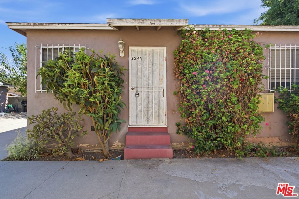 2544 Thurman Avenue, Los Angeles