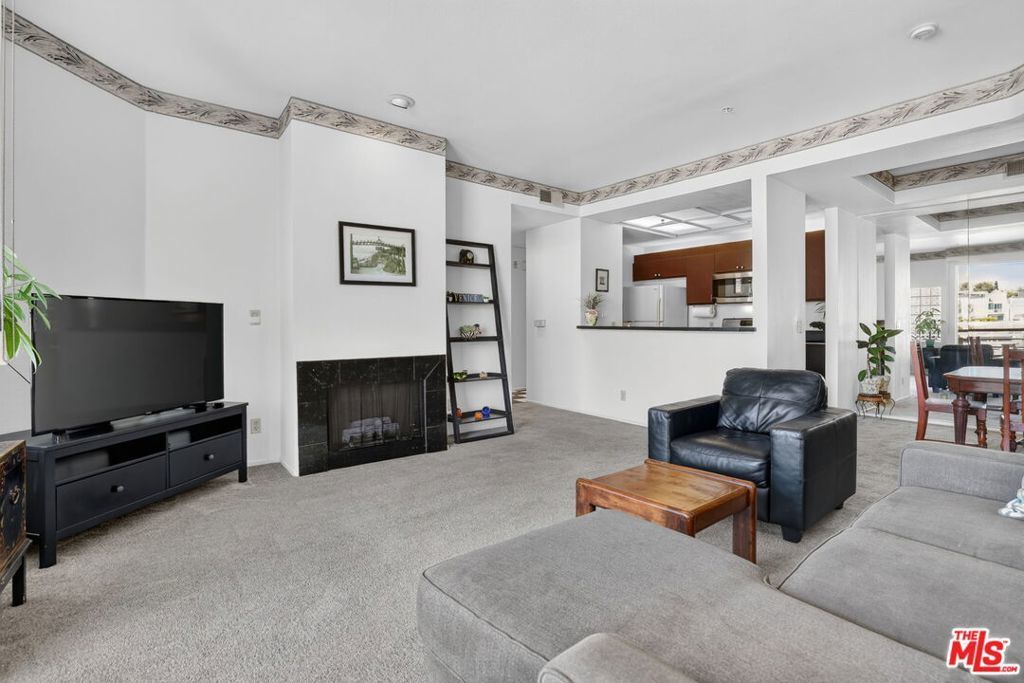 3561 Clarington Avenue # 206, Los Angeles