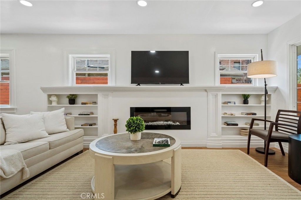 5750 5th Avenue, Los Angeles