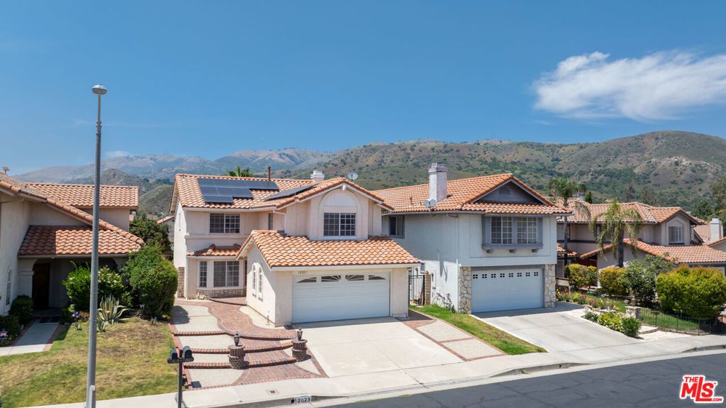 12023 Stone Gate Way, Los Angeles