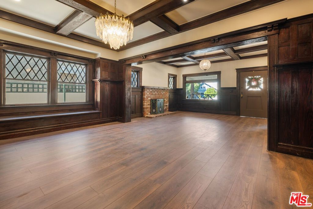 2180 W 31st Street, Los Angeles
