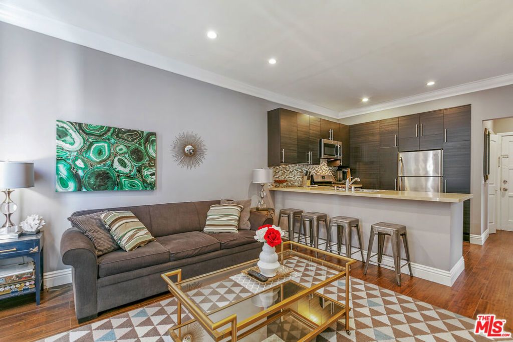 7223 Willoughby Avenue # 212, Los Angeles