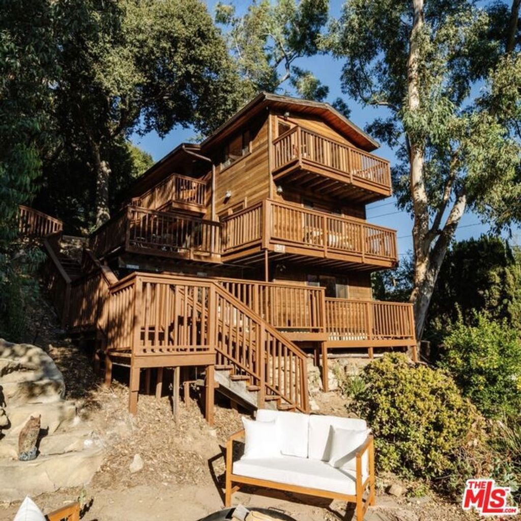 517 Canon View Trail, Topanga