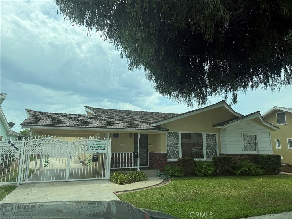 9470 Foster, Bellflower