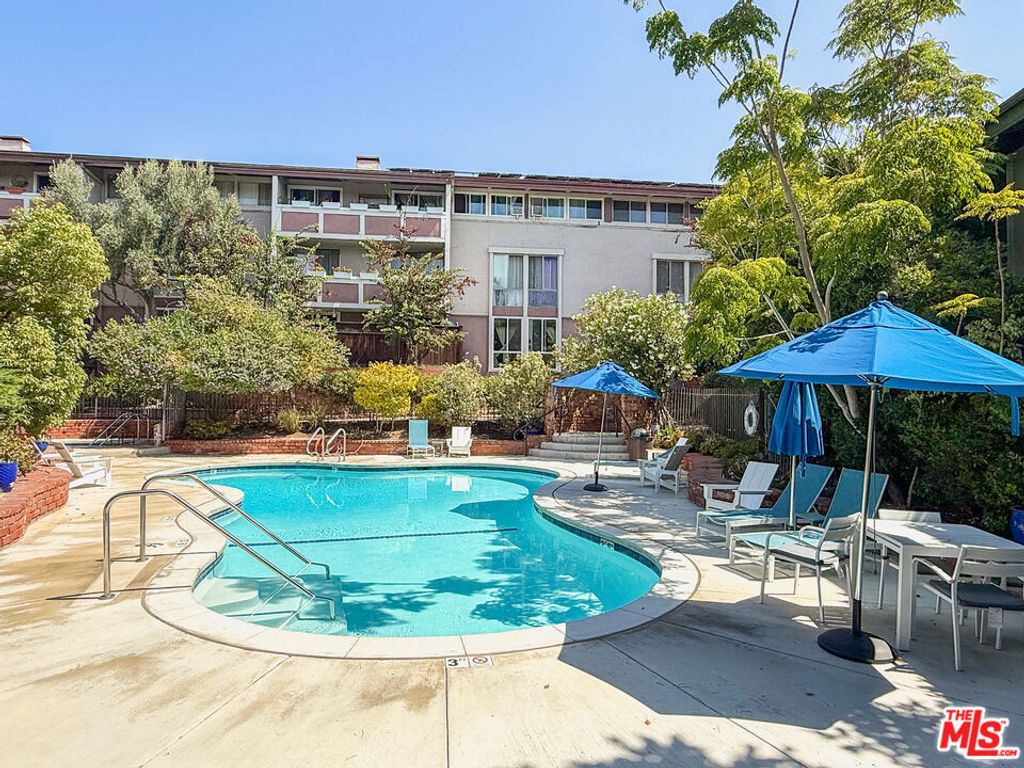 6639 Green Valley Circle, Culver City