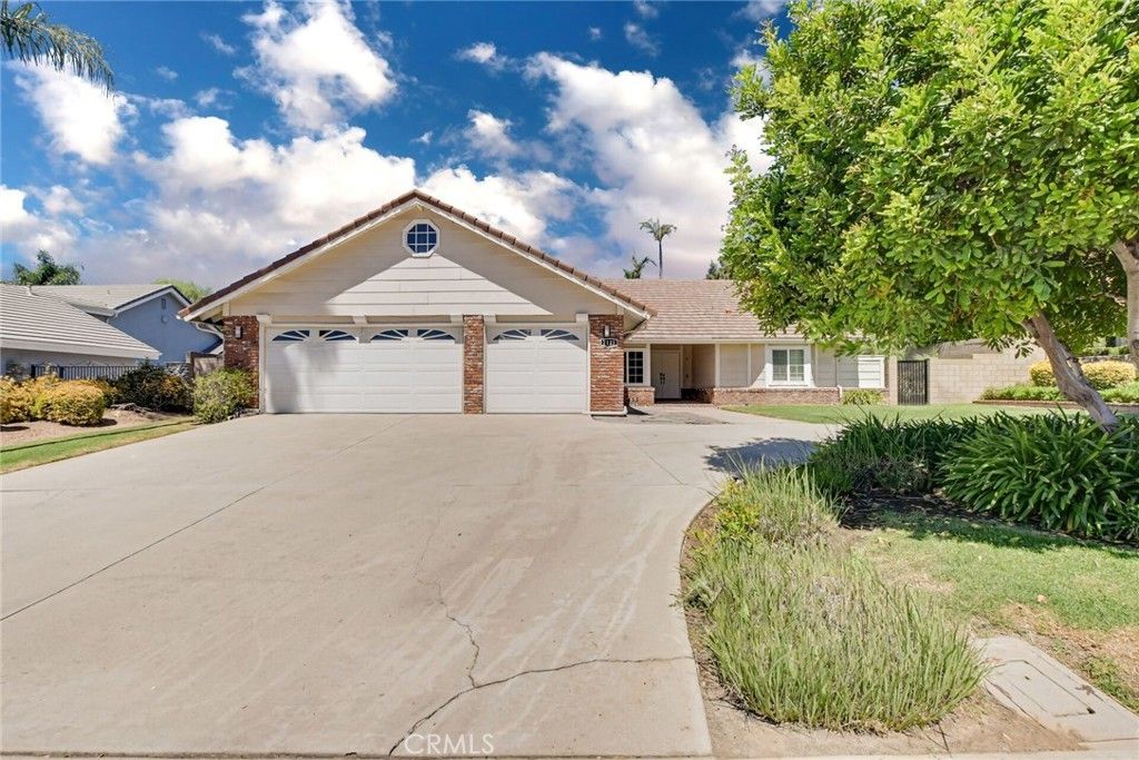 2123 Golden Hills, La Verne