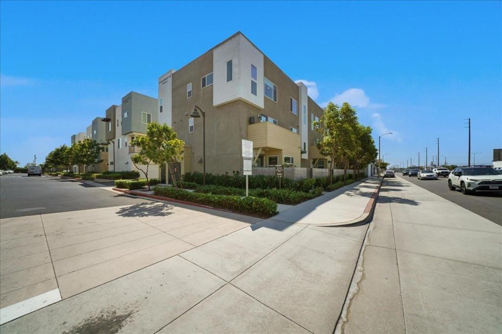 312 Bridgewater Way # 1, Gardena
