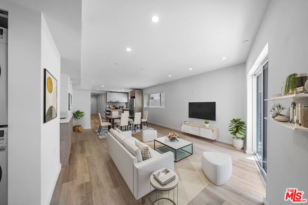 8532 Cashio Street # 101, Los Angeles