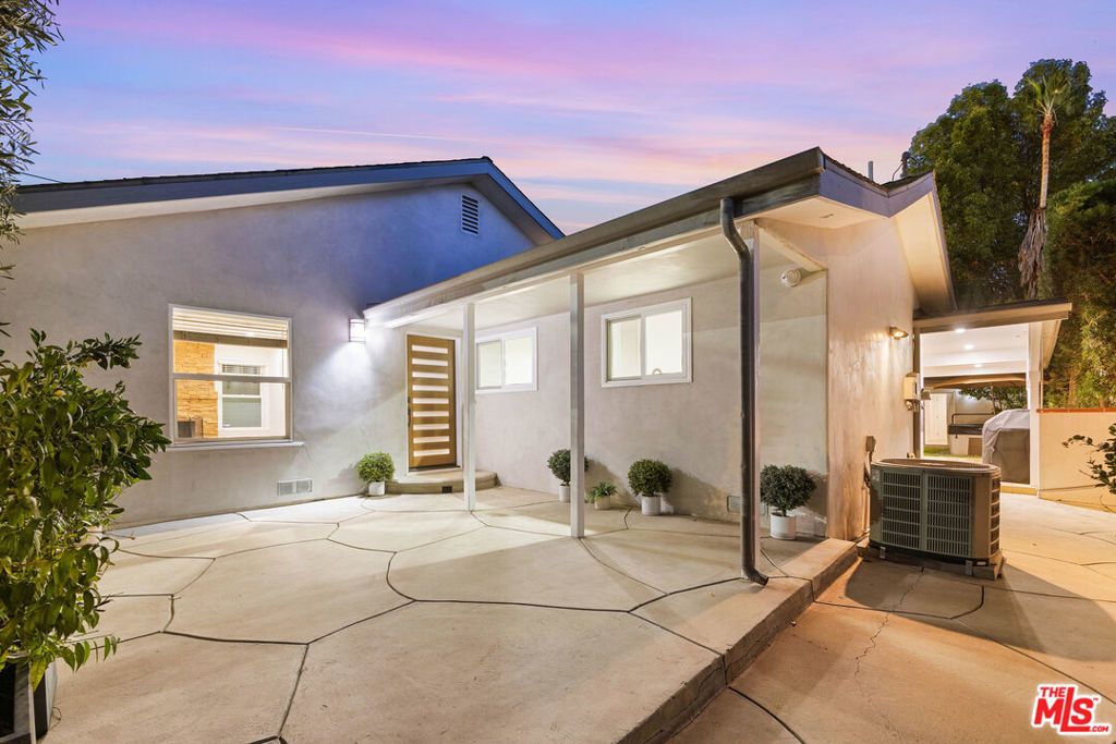 14516 Otsego Street, Los Angeles