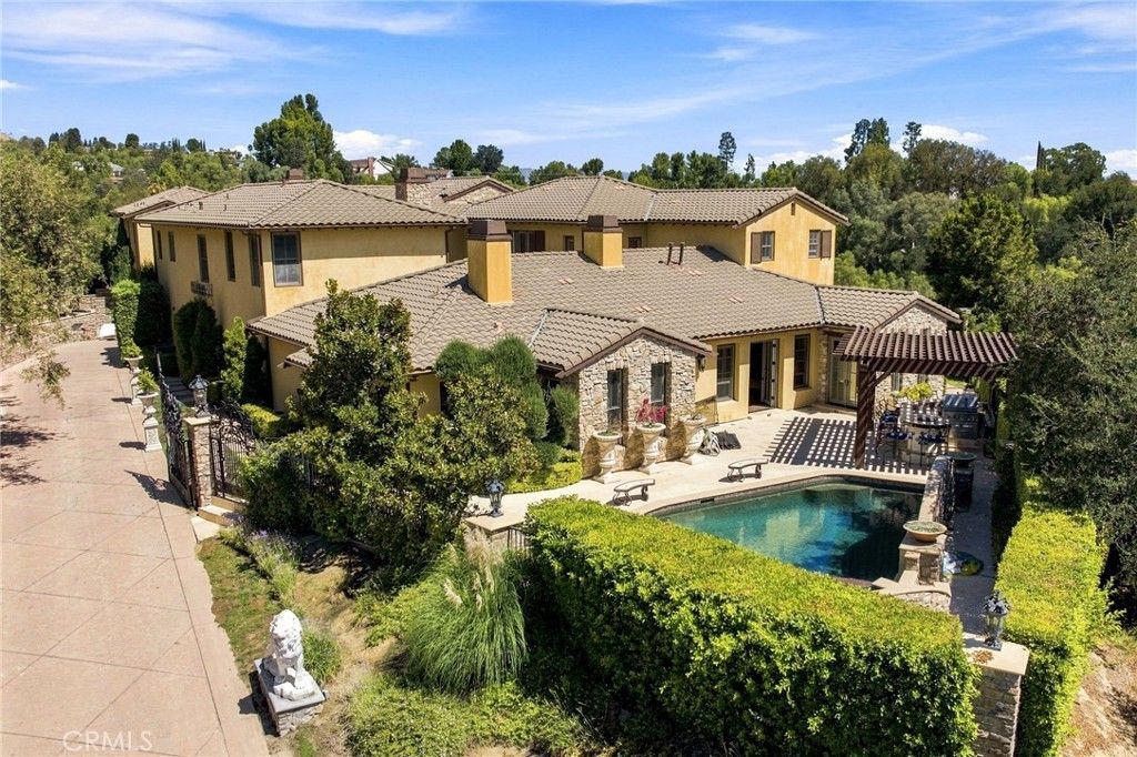 5182 Garrett Court, Calabasas