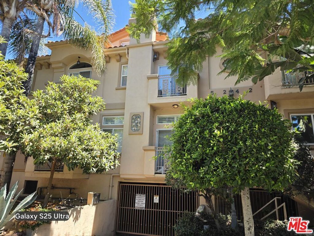 5242 Vesper Avenue # 8, Los Angeles
