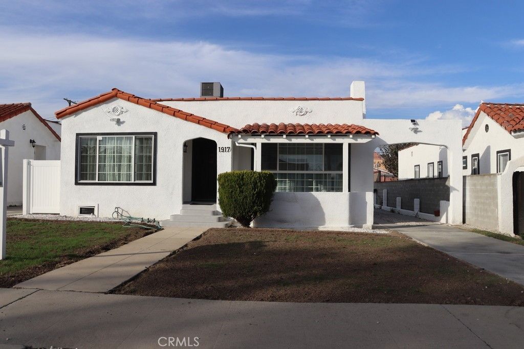 1917 W 74th, Los Angeles