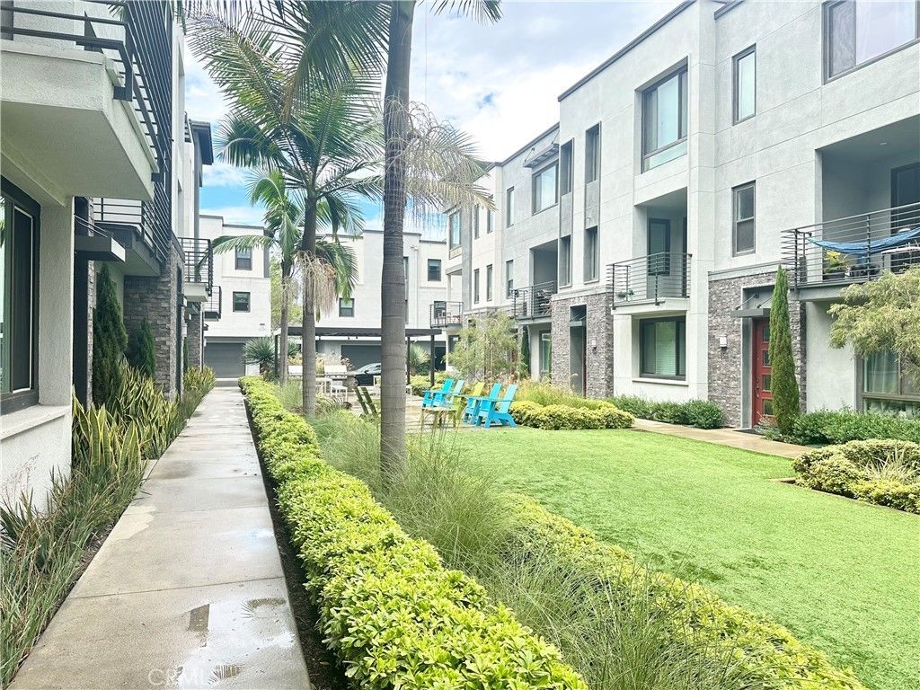 126 Schick, Irvine