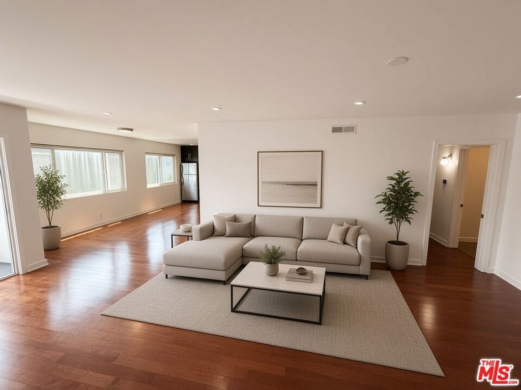 811 S Bedford Street # 204, Los Angeles